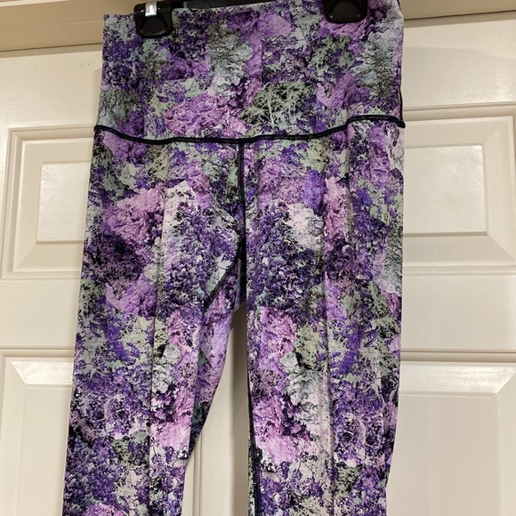 Lululemon Wunder Under Hi-Rise Leggings - Picture 7 of 10